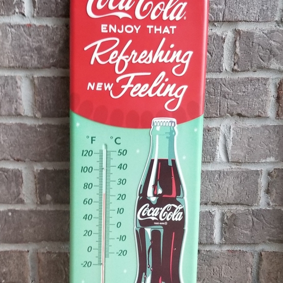Refreshing Coca-Cola Sign - Picture 2 of 3